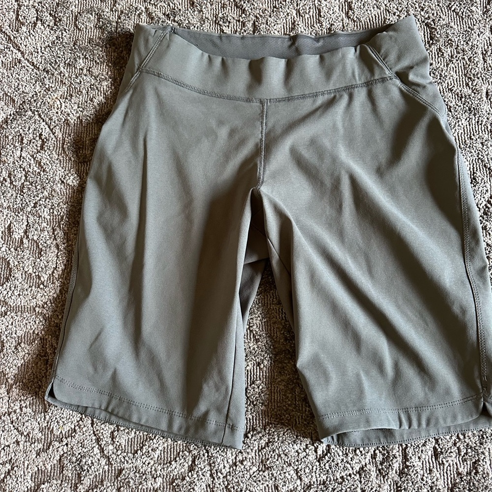 Columbia Women's Gray Bike Shorts
